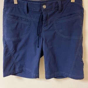 Athleta Ladies Hiking Shorts 7394 Dipper Bermuda Blue Size 4